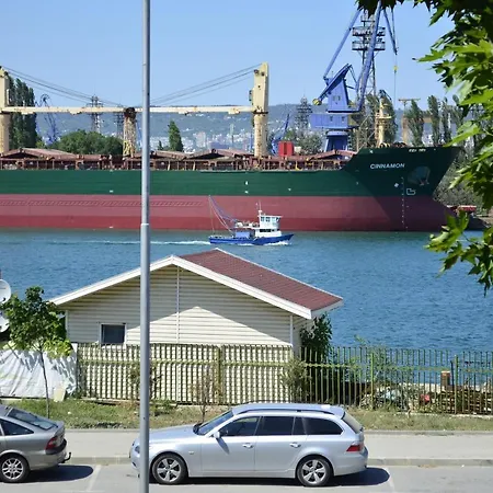 Sea Vibes - Free Public Parking, Wifi, Cable & Smart Tv, 0,9 Km To *