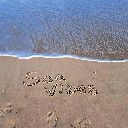Sea Vibes - Free Public Parking, Wifi, Cable & Smart Tv, 0,9 Km To *