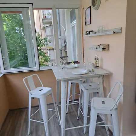 Apartment Sea Vibes - Free Public Parking, Wifi, Cable & Smart Tv, 0,9 Km To *