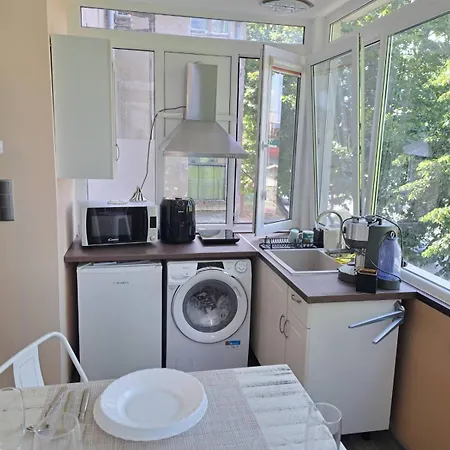 Sea Vibes - Free Public Parking, Wifi, Cable & Smart Tv, 0,9 Km To * Varna