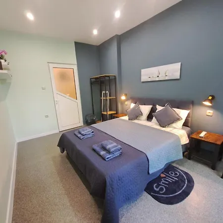 Apartment Sea Vibes - Free Public Parking, Wifi, Cable & Smart Tv, 0,9 Km To
