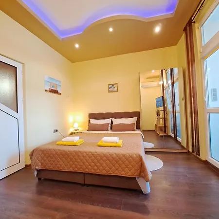 Apartment Sea Vibes - Free Public Parking, Wifi, Cable & Smart Tv, 0,9 Km To Varna